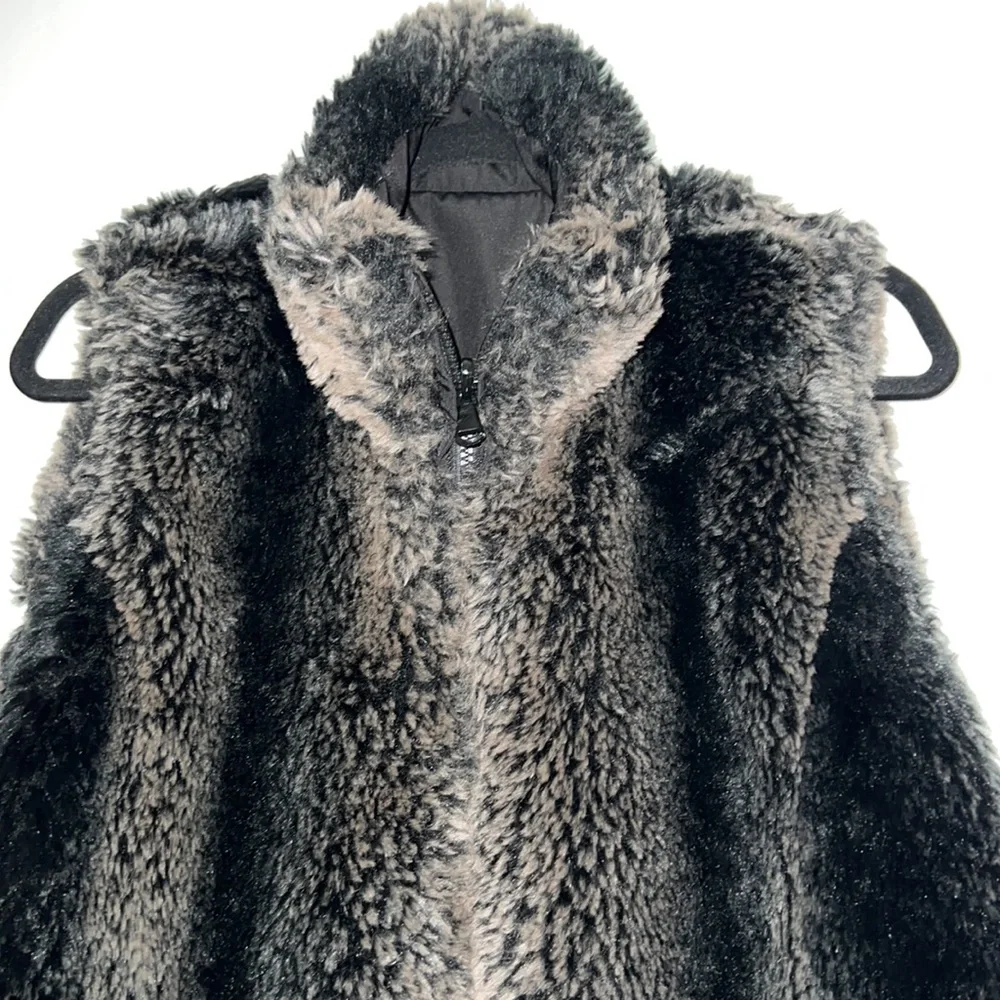 Reversible Vest - Picture 6 of 6